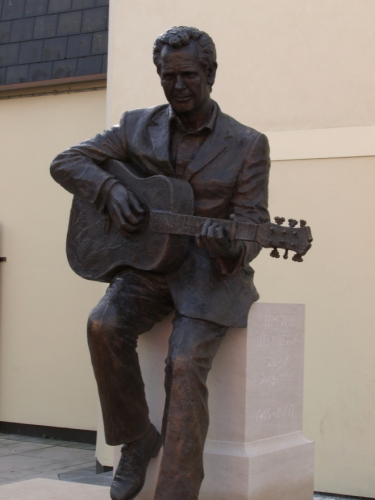 6579_statue